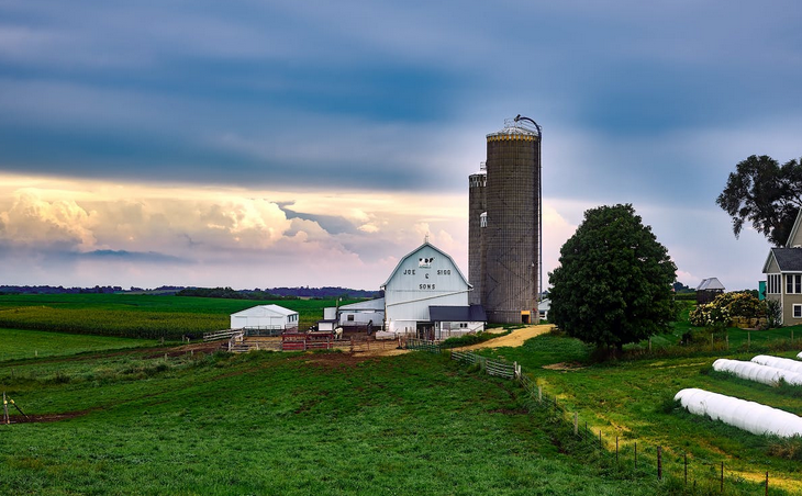 farm house